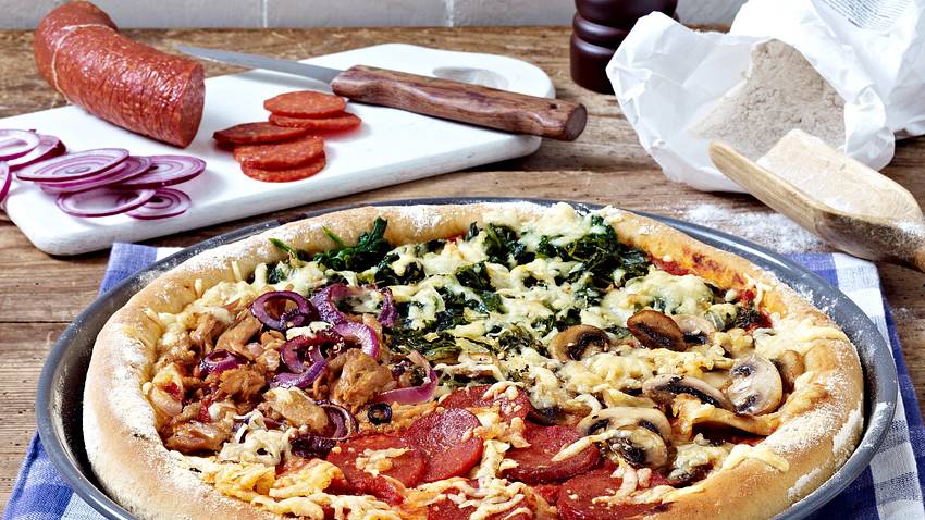Pizza quattro stagioni Rezept - Foto: House of Food / Bauer Food Experts KG