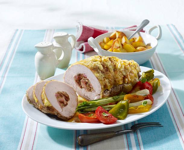 Pizza-Schweineschnitzelbraten-Rolle mit Käsekruste Rezept Pizza-Schweineschnitzelbraten-Rolle mit Käsekruste Rezept