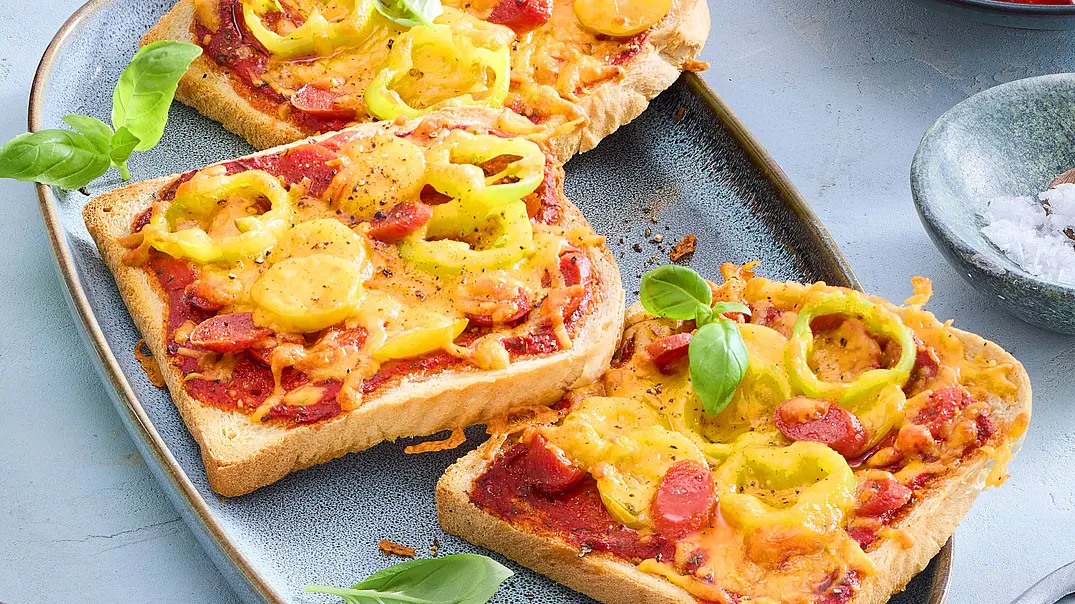 Pizza-Toast Airfryer Rezept - Foto: LECKER @ Bauer Media Group Pizza-Toast Airfryer Rezept - Foto: LECKER @ Bauer Media Group