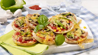 Pizza Toasties Rezept - Foto: LECKER @ Bauer Media Group