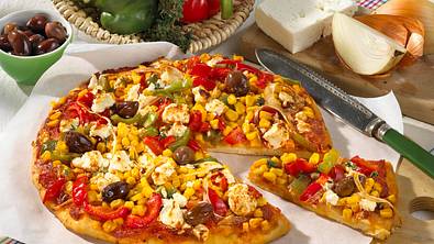 Pizza vegetarisch mit Schafskäse Rezept - Foto: LECKER @ Bauer Media Group