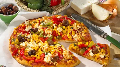 Pizza vegetarisch mit Schafskäse Rezept - Foto: LECKER @ Bauer Media Group