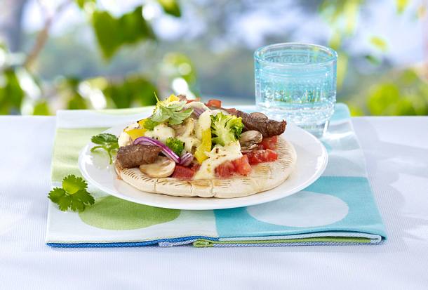 Pizzafladen mit Steak und Gemüse Rezept