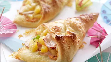 Pizzataschen Hawaii Rezept - Foto: LECKER @ Bauer Media Group Pizzataschen Hawaii Rezept - Foto: LECKER @ Bauer Media Group