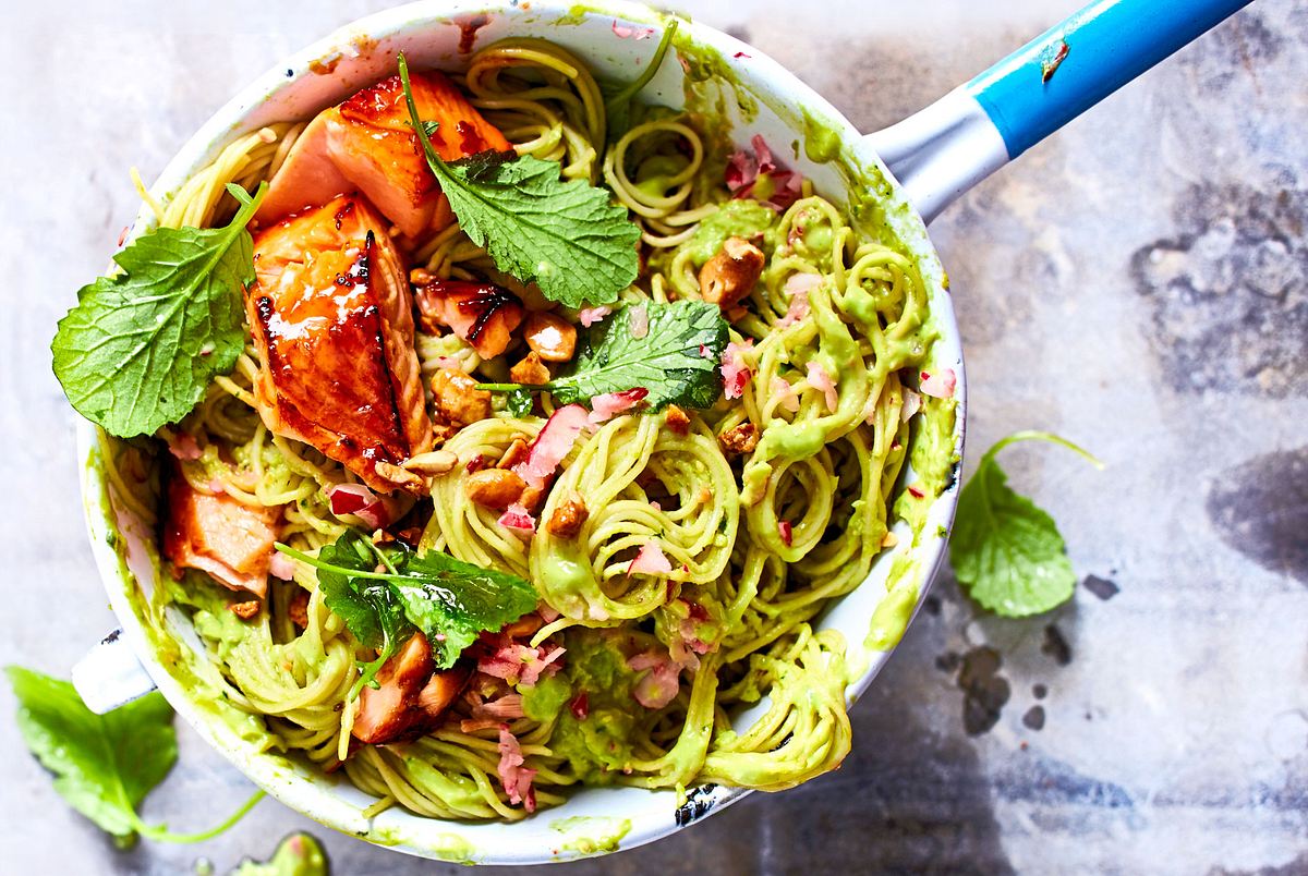 Creamy Avocado-Lachs-Pasta