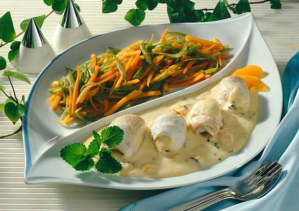Pochierte Schollenröllchen Rezept Pochierte Schollenröllchen Rezept