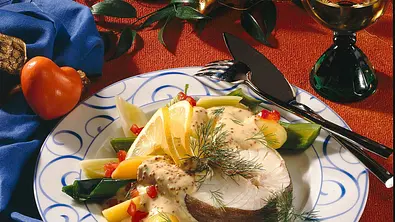 Pochierter Dorsch in Senfsoße Rezept - Foto: LECKER @ Bauer Media Group