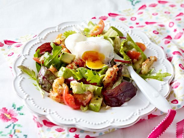 Pochiertes Ei auf Avocadosalat mit Flusskrebsen Rezept