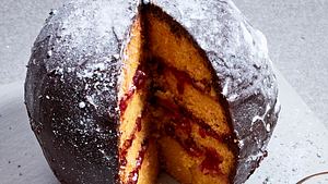 Polentakuchen mit Preiselbeeren Rezept - Foto: House of Food / Bauer Food Experts KG