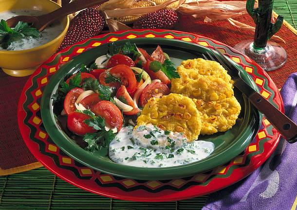 Polentapuffer mit Tomatensalat und Kefir-Soße Rezept