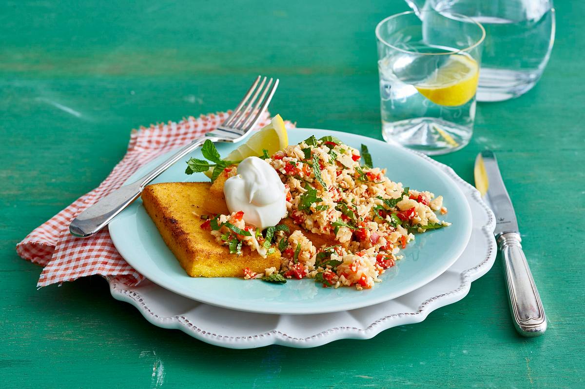 Polentaschnitten mit Blumenkohl-Couscous Rezept