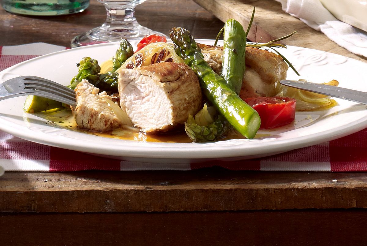 Pollo con asparagi verdi Rezept