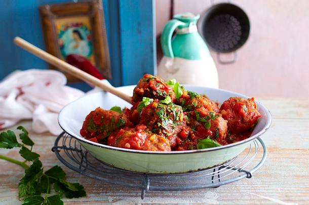 Polpette di Melanzane (gebratene Auberginenbällchen mit Tomatensoße) Rezept Polpette di Melanzane (gebratene Auberginenbällchen mit Tomatensoße) Rezept