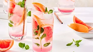 Pomello Spritz Rezept - Foto: LECKER @ Bauer Media Group Pomello Spritz Rezept - Foto: LECKER @ Bauer Media Group