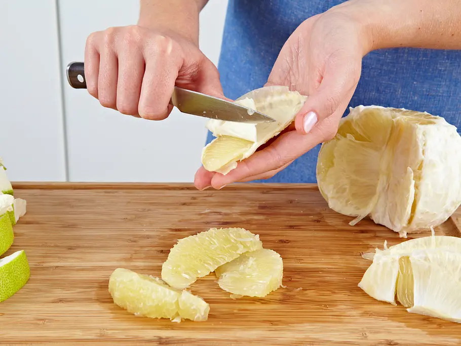 Pomelo häuten