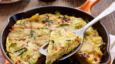 Porree-Frittata Rezept - Foto: LECKER @ Bauer Media Group