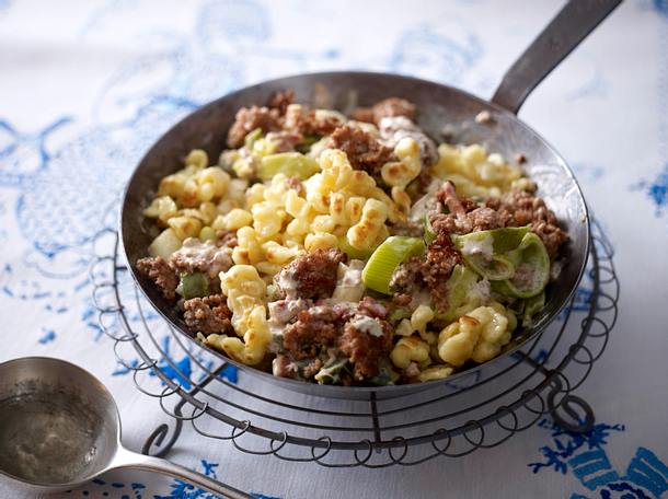 Porree-Hack-Pfanne mit Knöpfle Rezept