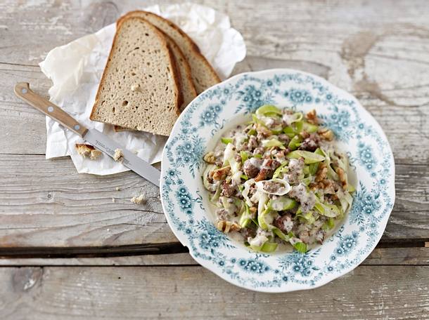 Porree-Hack-Pfanne mit Walnuss-Sahne Rezept