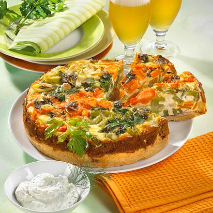 Porree-Torte mit Eier-Schmand-Guss Rezept Porree-Torte mit Eier-Schmand-Guss Rezept