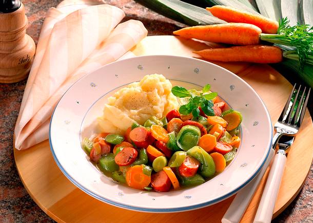 Porree-Wurst-Gulasch Rezept Porree-Wurst-Gulasch Rezept