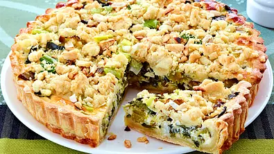 Porreetarte mit Parmesanstreuseln Rezept - Foto: LECKER @ Bauer Media Group