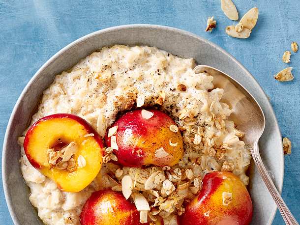 Porridge mit karamellisierten Pfirsichen Rezept