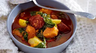 Portugiesische Kartoffelsuppe mit Chorizo Rezept - Foto: LECKER @ Bauer Media Group Portugiesische Kartoffelsuppe mit Chorizo Rezept - Foto: LECKER @ Bauer Media Group