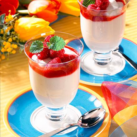 Portweincreme mit Himbeeren Rezept Portweincreme mit Himbeeren Rezept