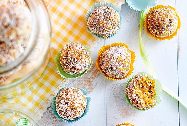 „Positive Energy“-Bällchen mit Aprikosen und Chia Rezept