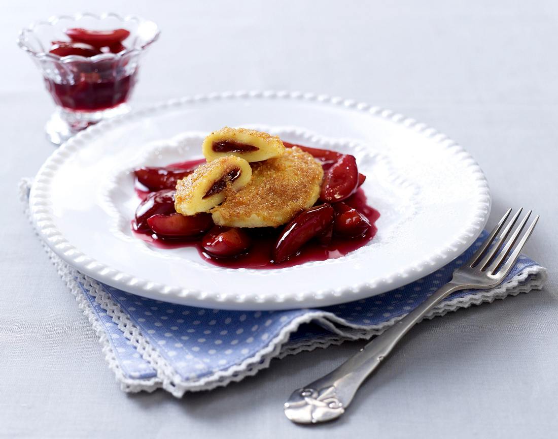 Powidltascherl mit Zwetschenkompott (Johann Lafer für tina) Rezept | LECKER