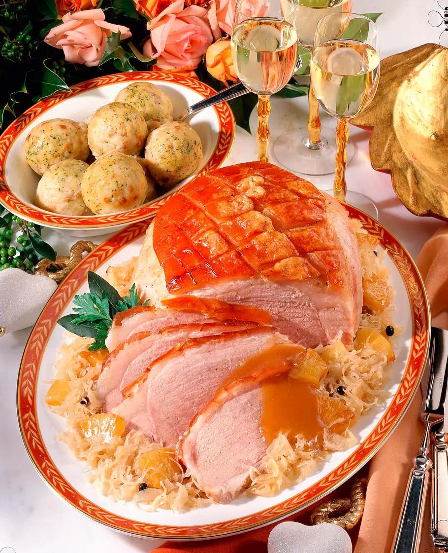 Prager-Schinken mit Sauerkraut und Knödel Rezept Prager-Schinken mit Sauerkraut und Knödel Rezept