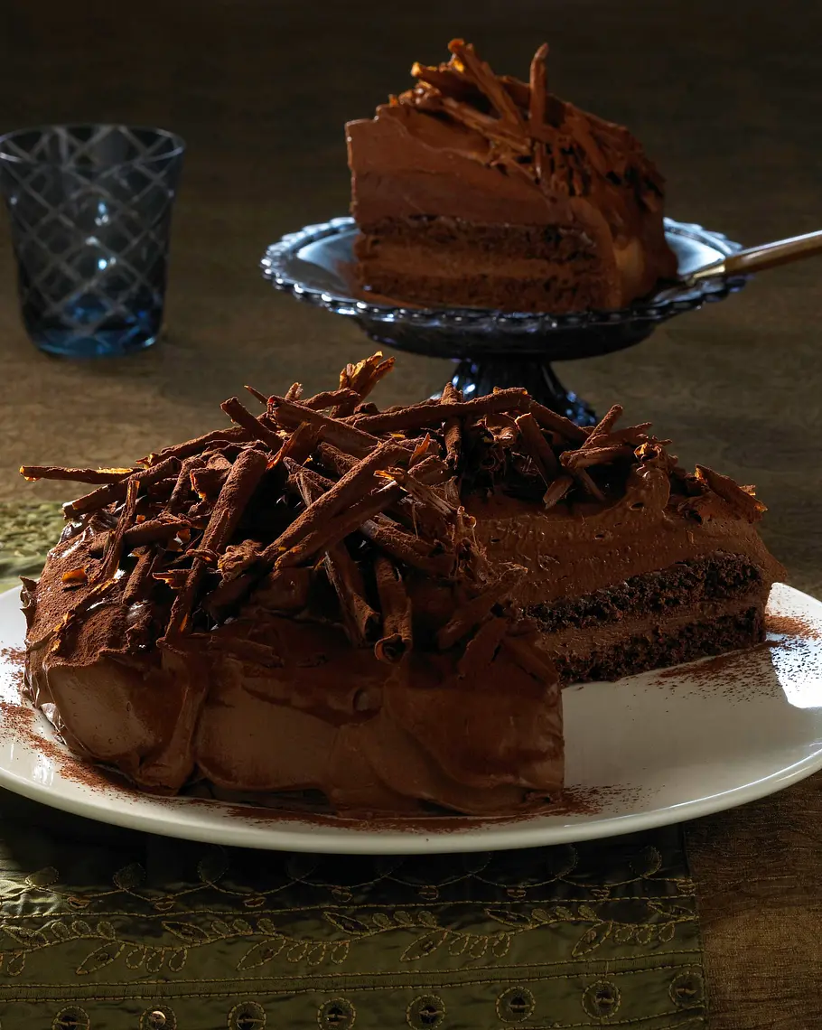 Pralinen-Torte mit Schokoröllchen Rezept Pralinen-Torte mit Schokoröllchen Rezept