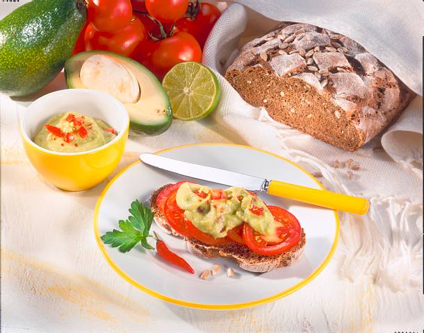 Prebiotisches Brot mit Avocado mit Tomate Rezept Prebiotisches Brot mit Avocado mit Tomate Rezept