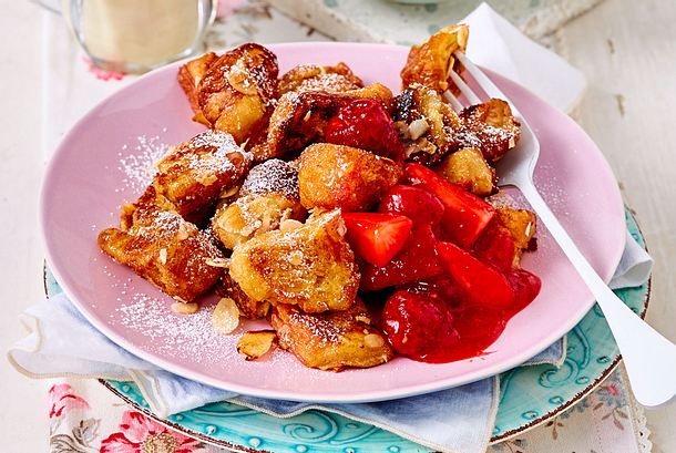 Preisbewusster French Toast mit Beerensoße Rezept Preisbewusster French Toast mit Beerensoße Rezept