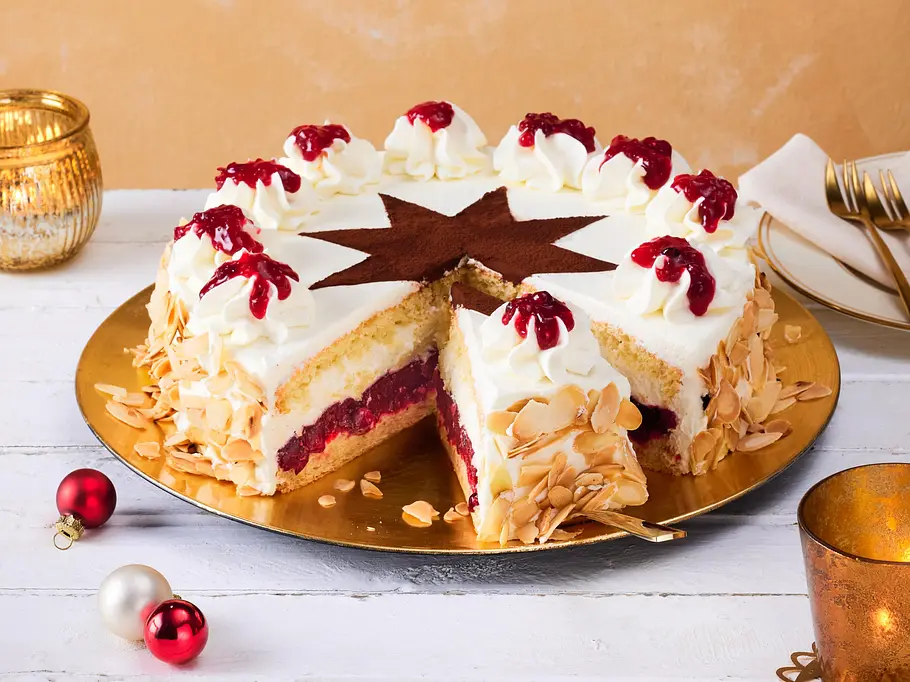 Preiselbeer-Torte mit Rumsahne Rezept Preiselbeer-Torte mit Rumsahne Rezept