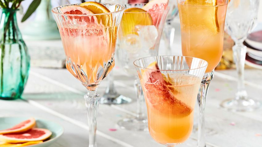 Prickelnder Lillet-Orangen-Aperitif Rezept - Foto: House of Food / Bauer Food Experts KG