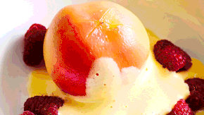 Prosecco-Zabaione „Peach Melba Style“ Rezept - Foto: LECKER @ Bauer Media Group