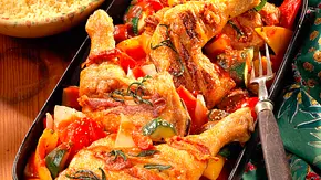 Provenzalische Hähnchenschenkel Rezept - Foto: LECKER @ Bauer Media Group