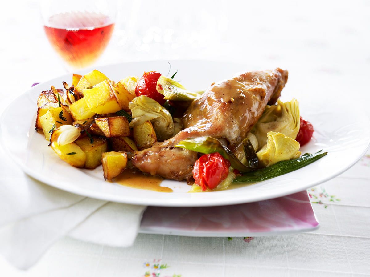 Provenzalisches Kaninchen in Rosé mit Röstkartoffeln Rezept