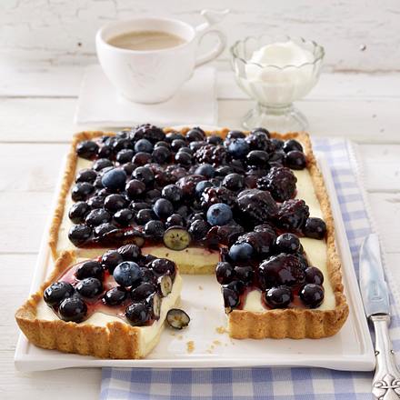 Puddingtarte mit Beerenhaube Rezept Puddingtarte mit Beerenhaube Rezept