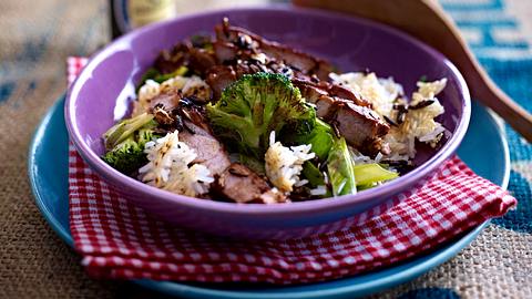 Puffwildreis mit zweimal gebratenem Schweinefleisch Rezept - Foto: House of Food / Bauer Food Experts KG