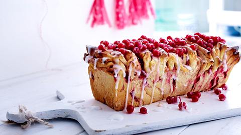 Pull-apart-Cake mit Johannisbeerkonfitüre Rezept - Foto: House of Food / Bauer Food Experts KG