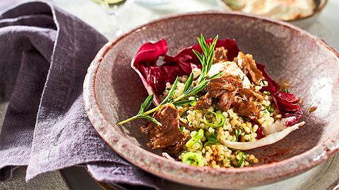 Pulled Beef auf Kräutergerste Rezept - Foto: House of Food / Bauer Food Experts KG