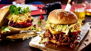 Pulled Deer Burger - Foto: LECKER @ Bauer Media Group Pulled Deer Burger - Foto: LECKER @ Bauer Media Group