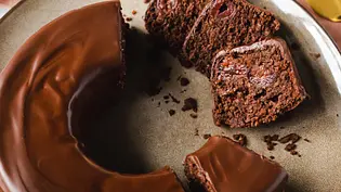 Pumpernickel-Kuchen Rezept - Foto: ShowHeroes für LECKER @ Bauer Media Group Pumpernickel-Kuchen Rezept - Foto: ShowHeroes für LECKER @ Bauer Media Group