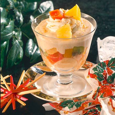 Punsch-Dessert mit Cocktailobst Rezept