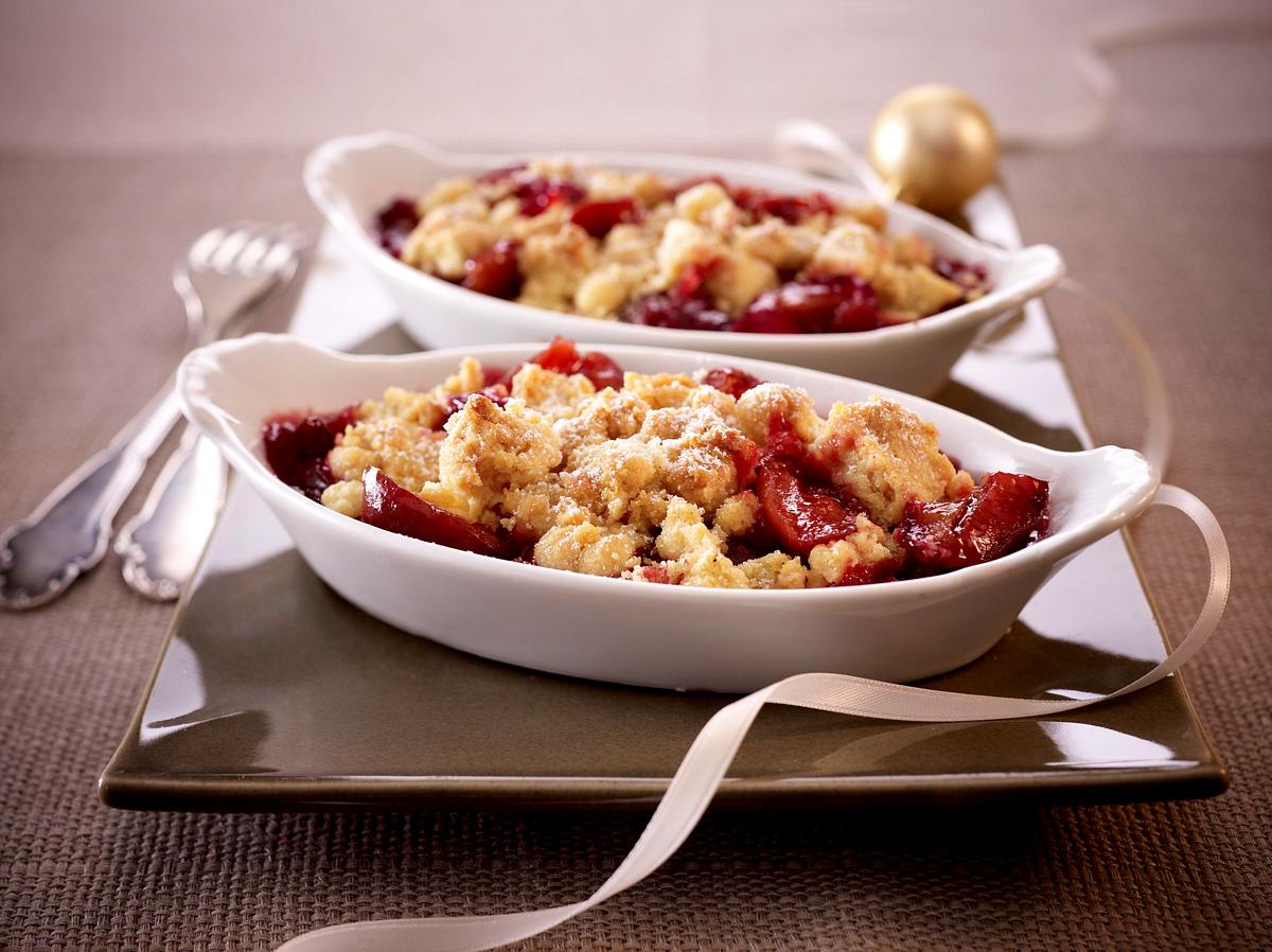 Punschpflaumen-Crumble Rezept