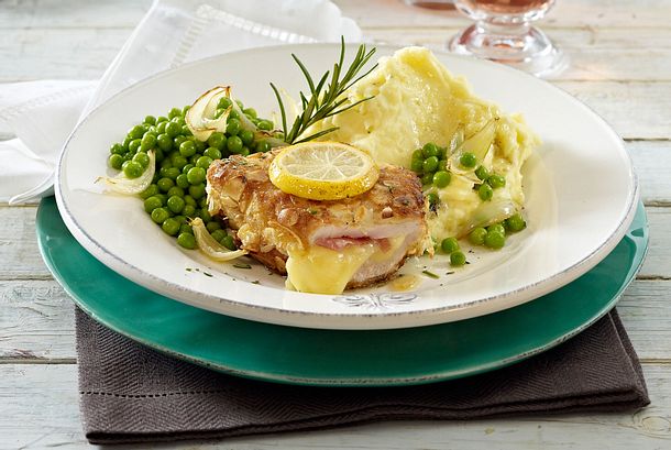 Puten-Cordon-bleu in Mandelkruste Rezept Puten-Cordon-bleu in Mandelkruste Rezept