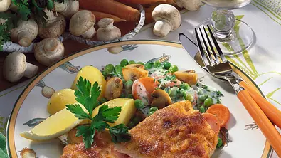 Puten-Cordon bleu mit gemischtem Rahmgemüse Rezept - Foto: LECKER @ Bauer Media Group