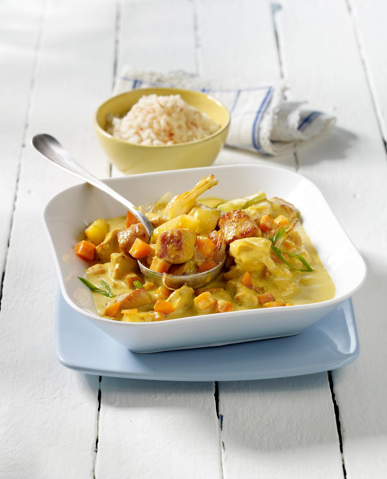 Puten-Curry-Gulasch mit Reis Rezept | LECKER